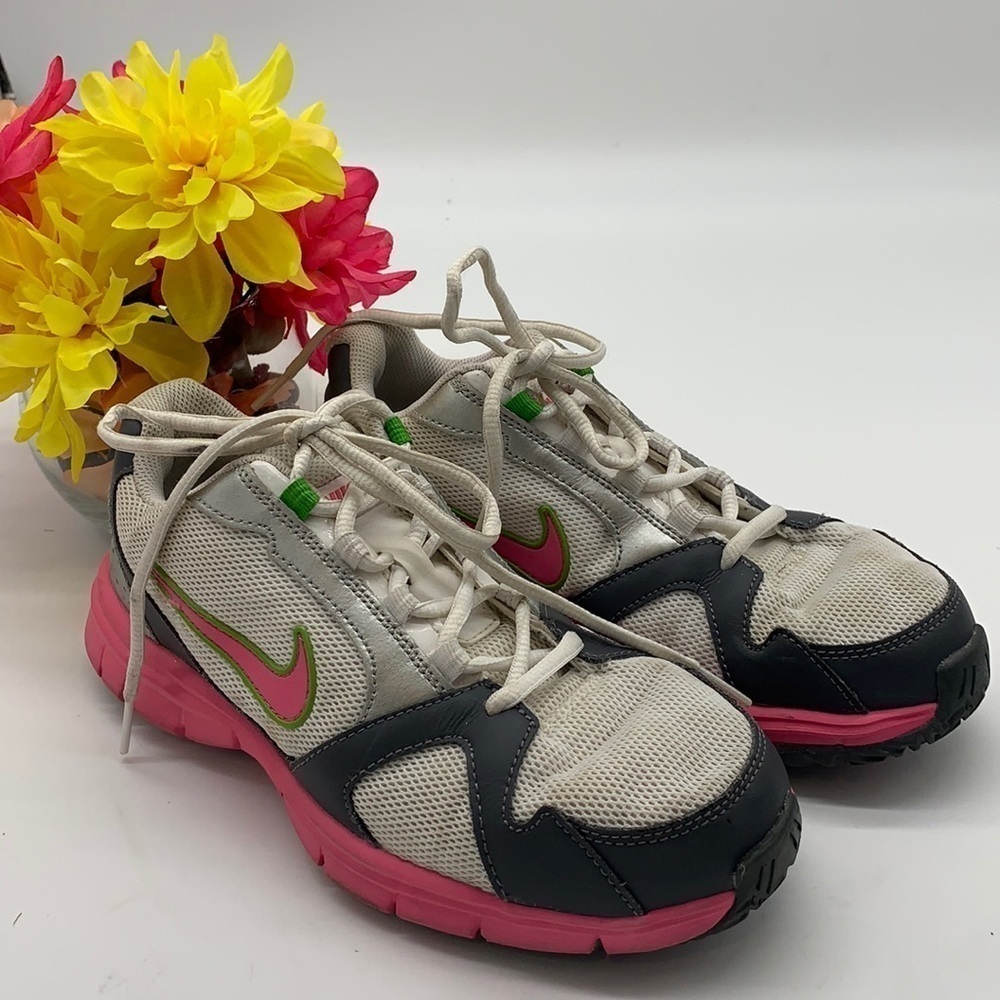 Nike Vintage White Pink Green 420090-160 Sz 6.5. NK0238